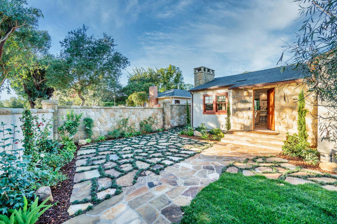 2162 E Valley Road