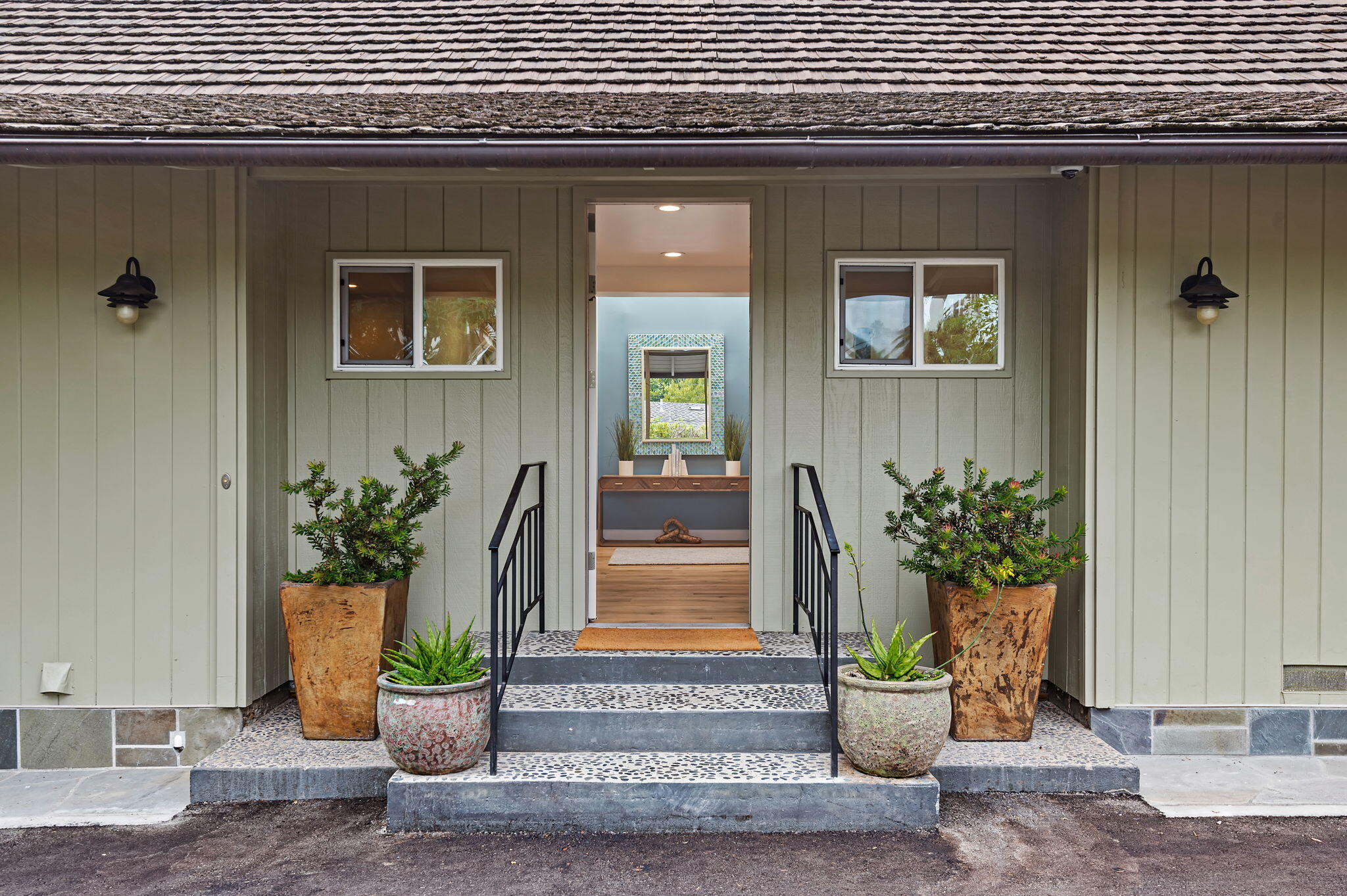 1126 Hill Road