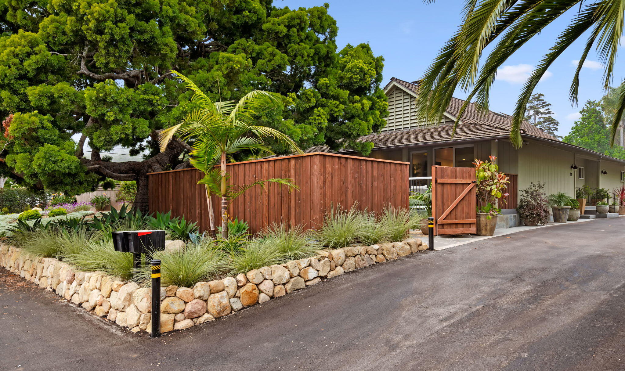 1126 Hill Road