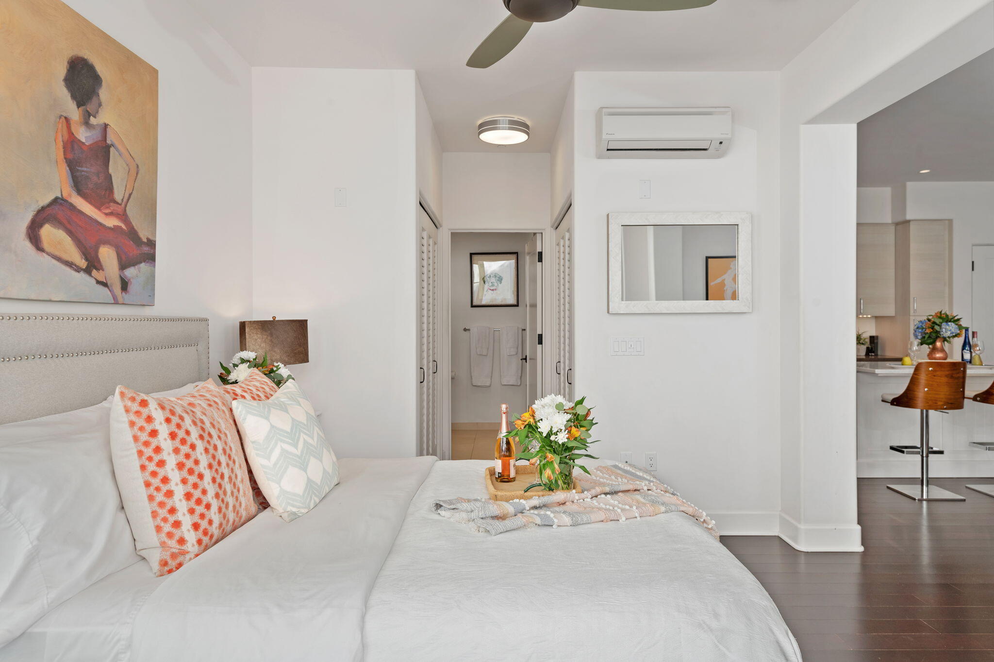 18 W Victoria Street 303