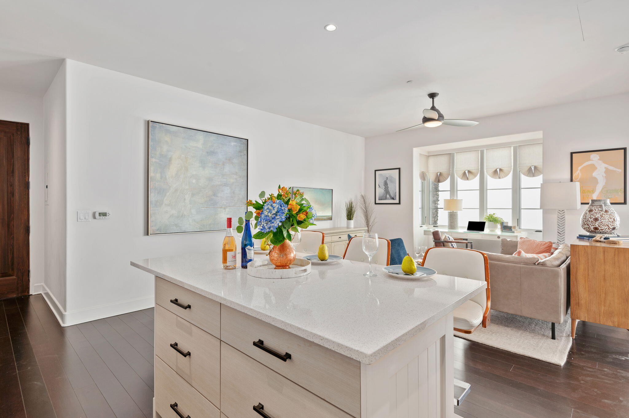 18 W Victoria Street 303