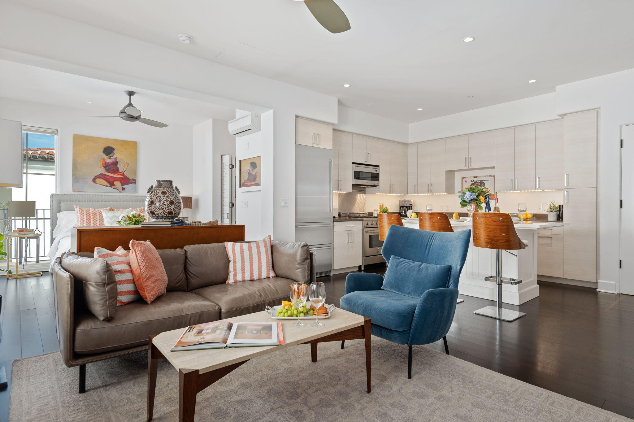 18 W Victoria Street 303