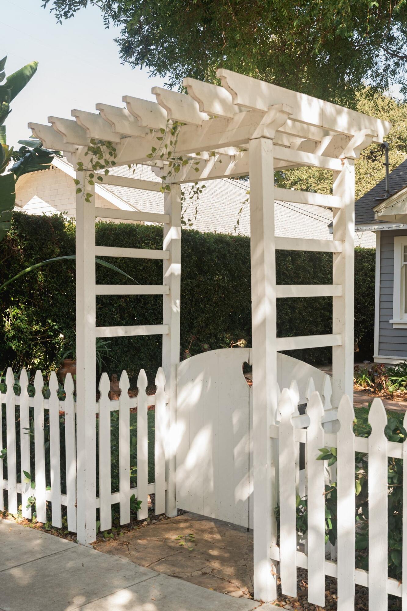 405 W Sola Street