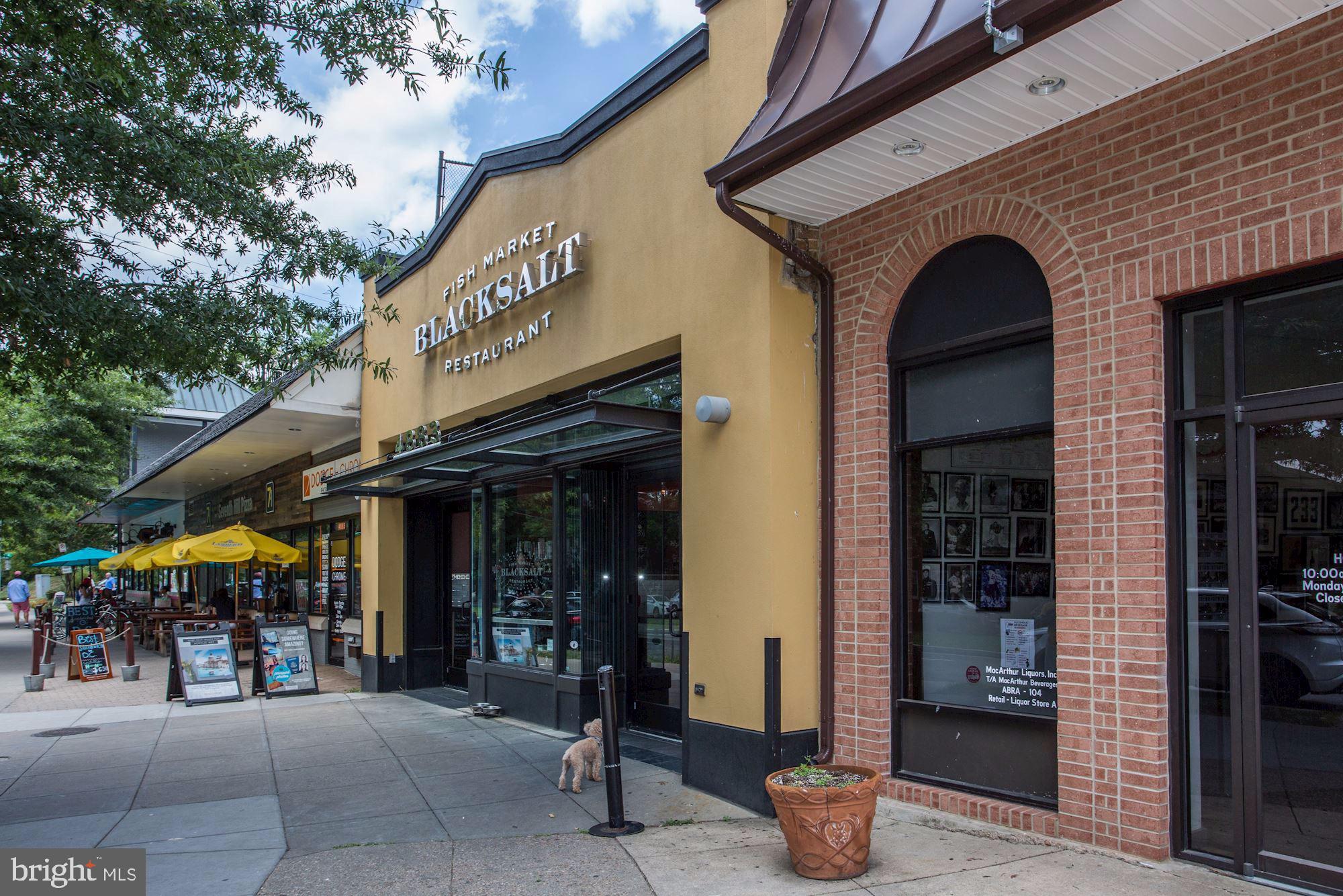 4433 MacArthur Blvd NW