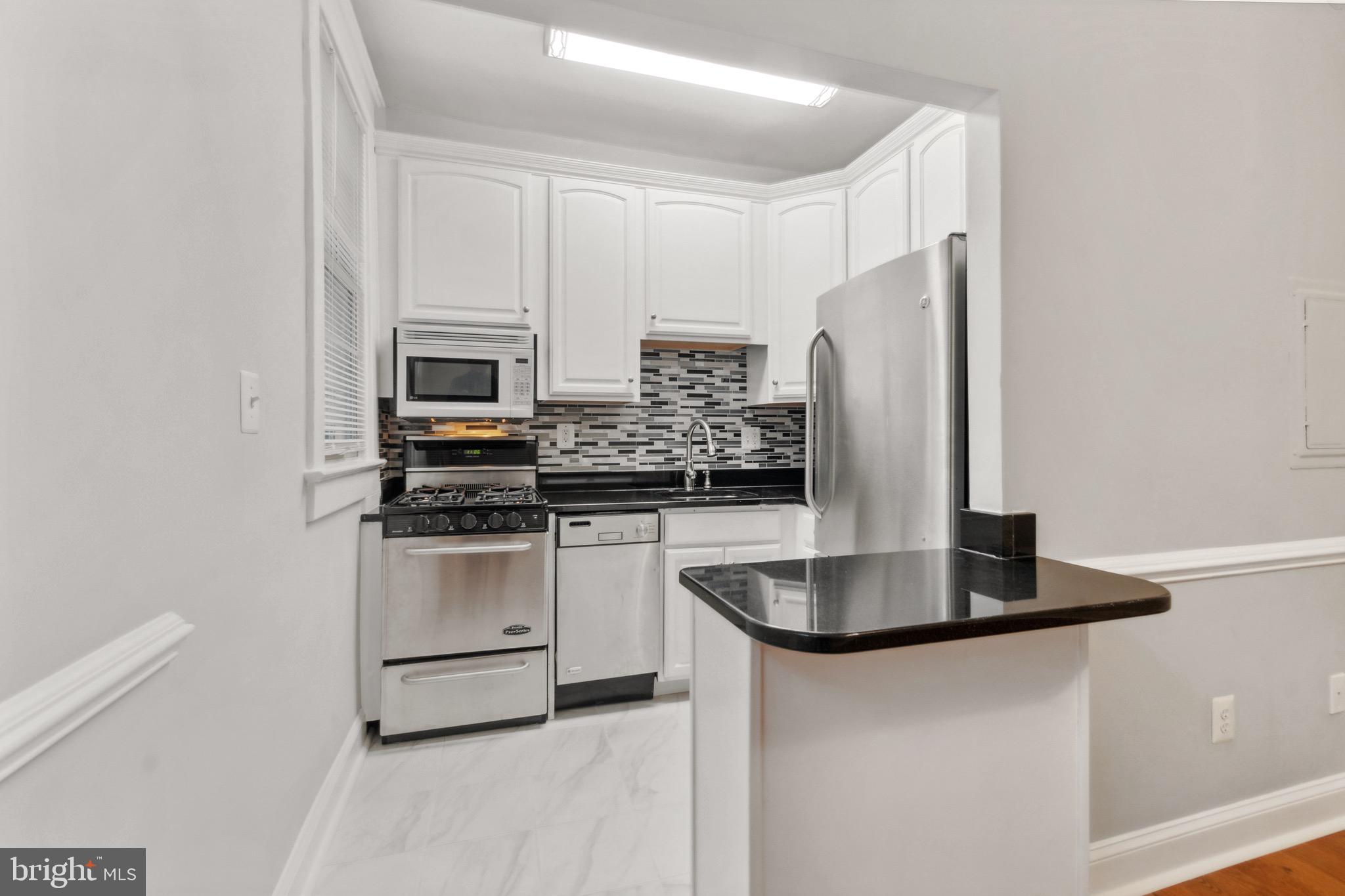 3022 Wisconsin Ave NW #105