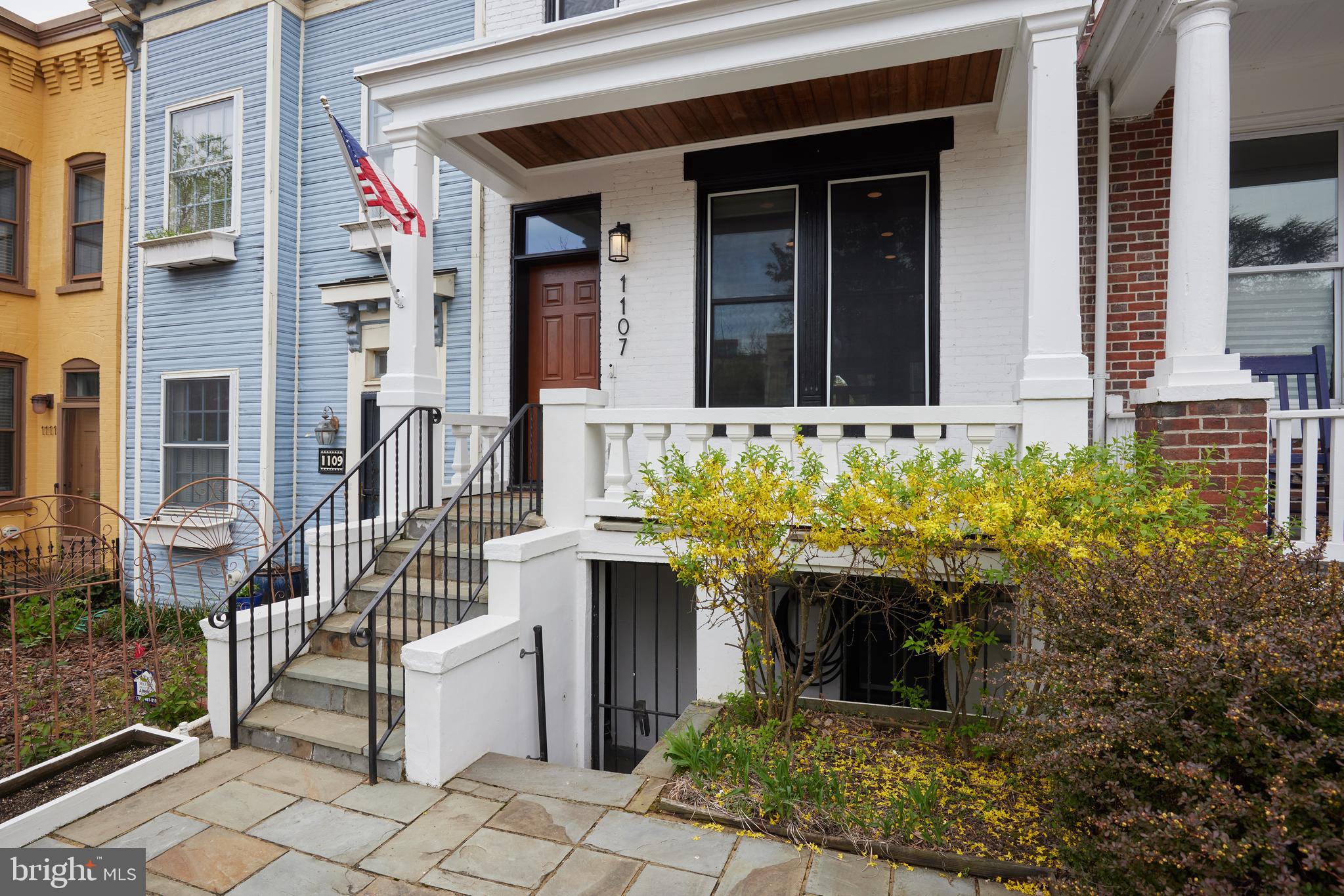 1107 G ST SE