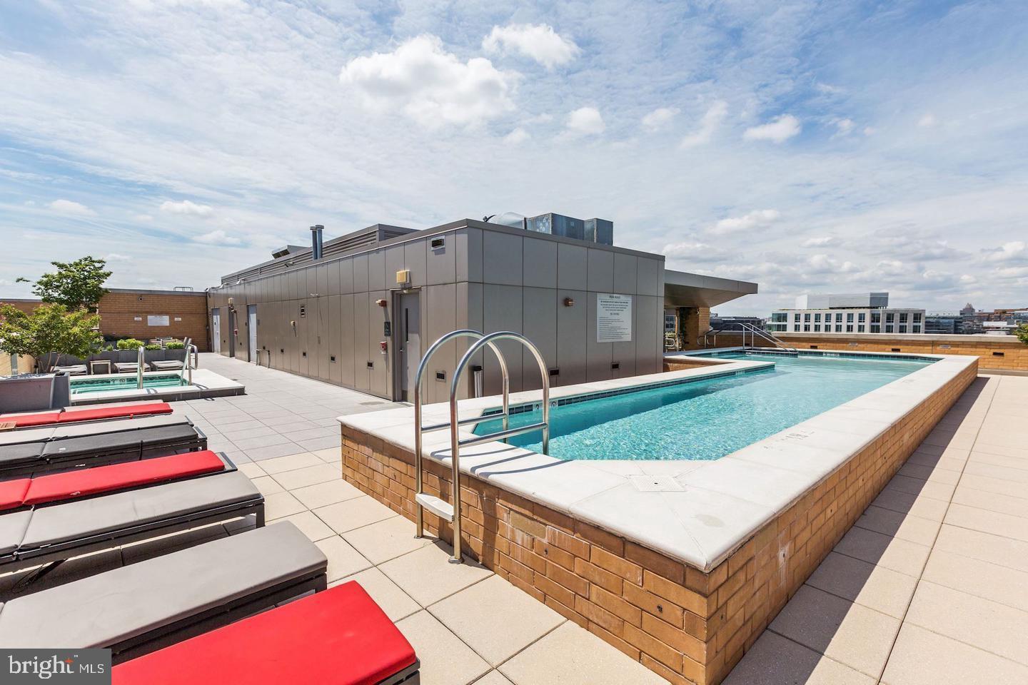 440 L ST NW #204