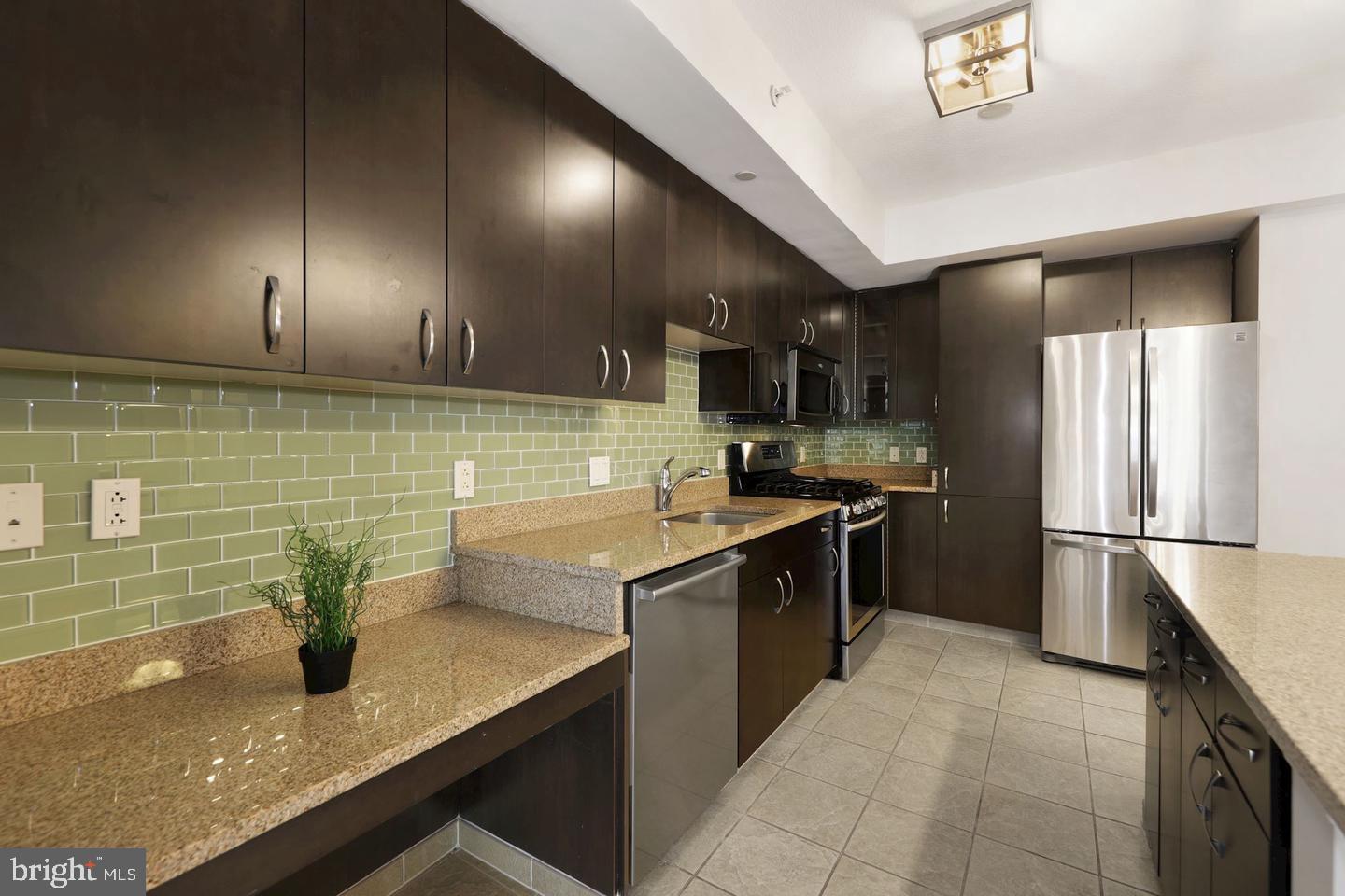 440 L ST NW #204