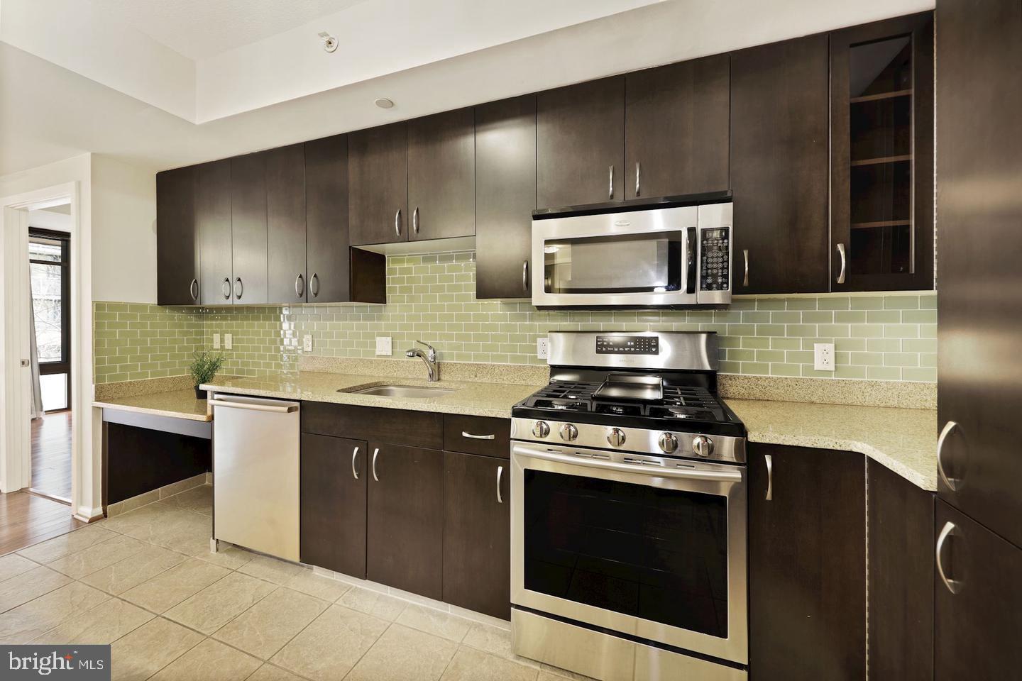 440 L ST NW #204