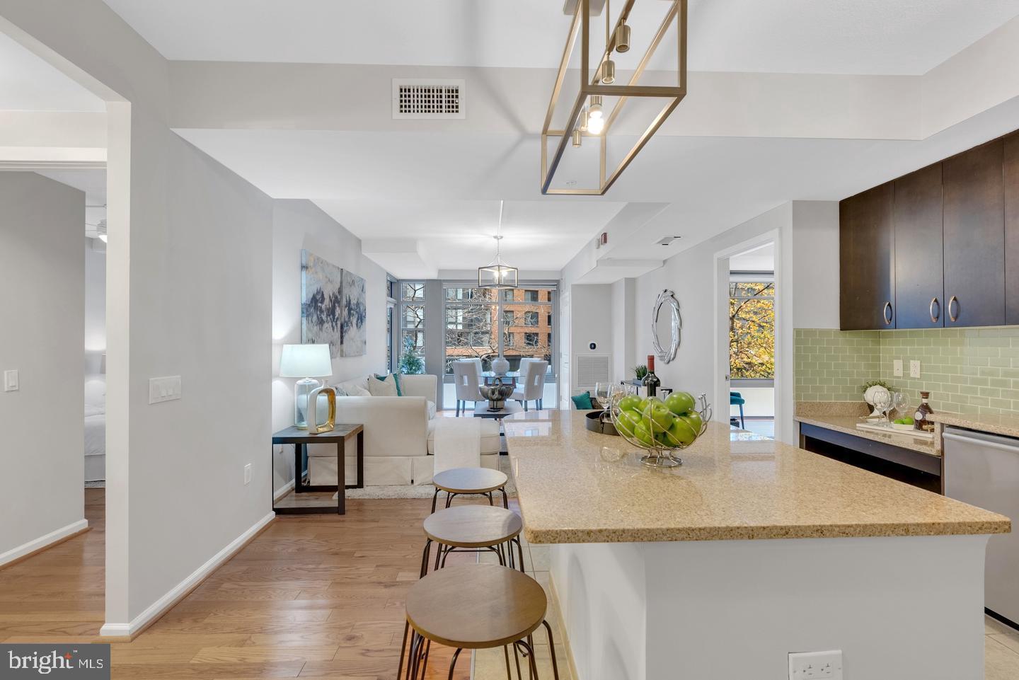440 L ST NW #204