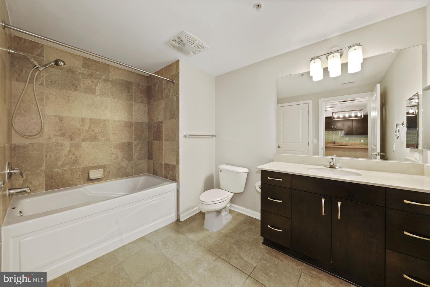 440 L ST NW #204