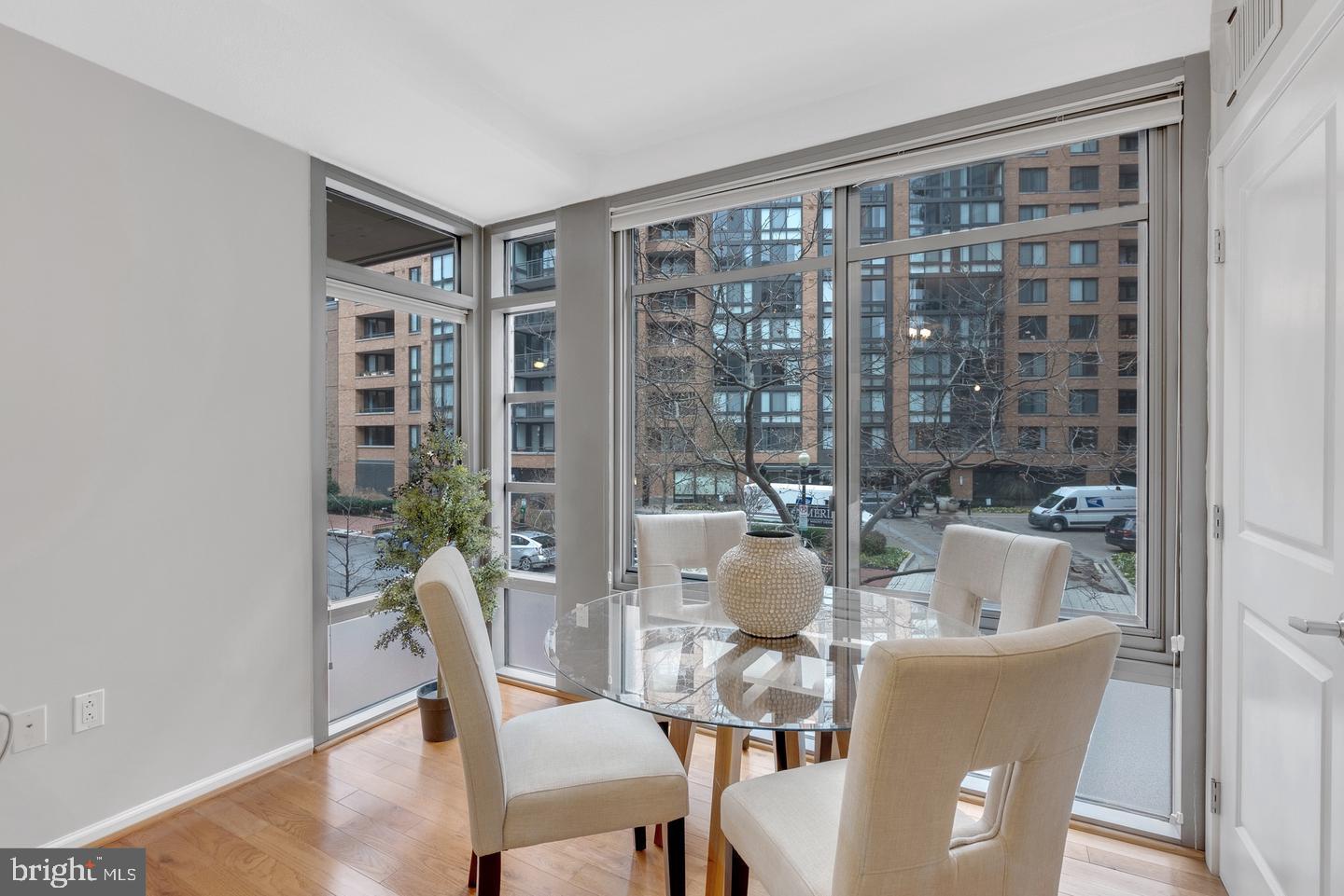 440 L ST NW #204