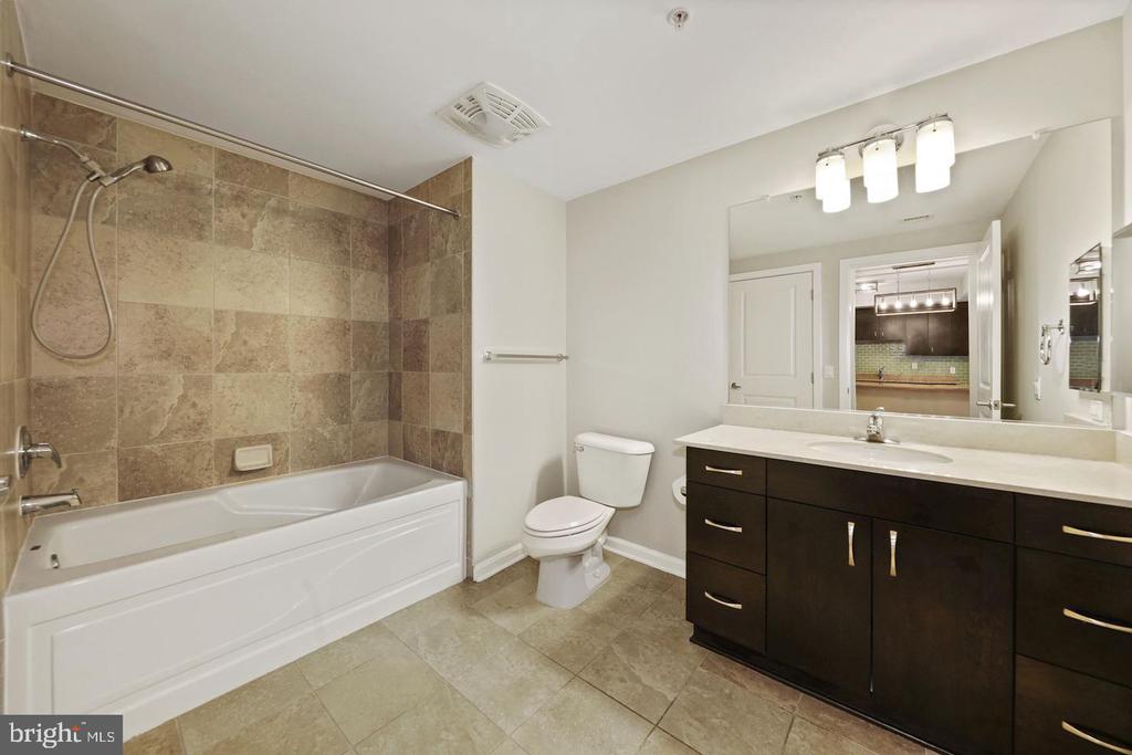 440 L ST NW #204