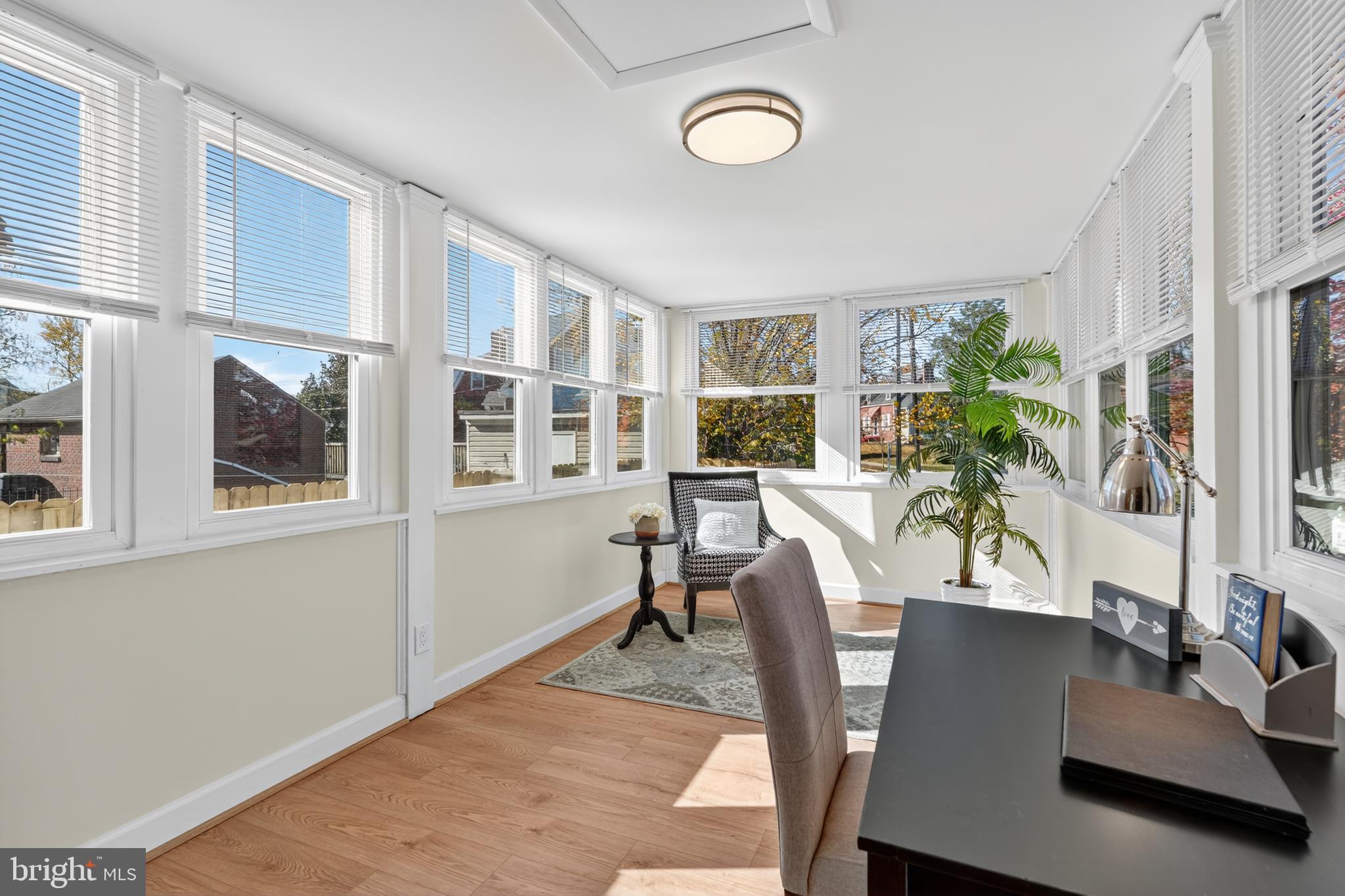 31 MCDONALD PLACE NE