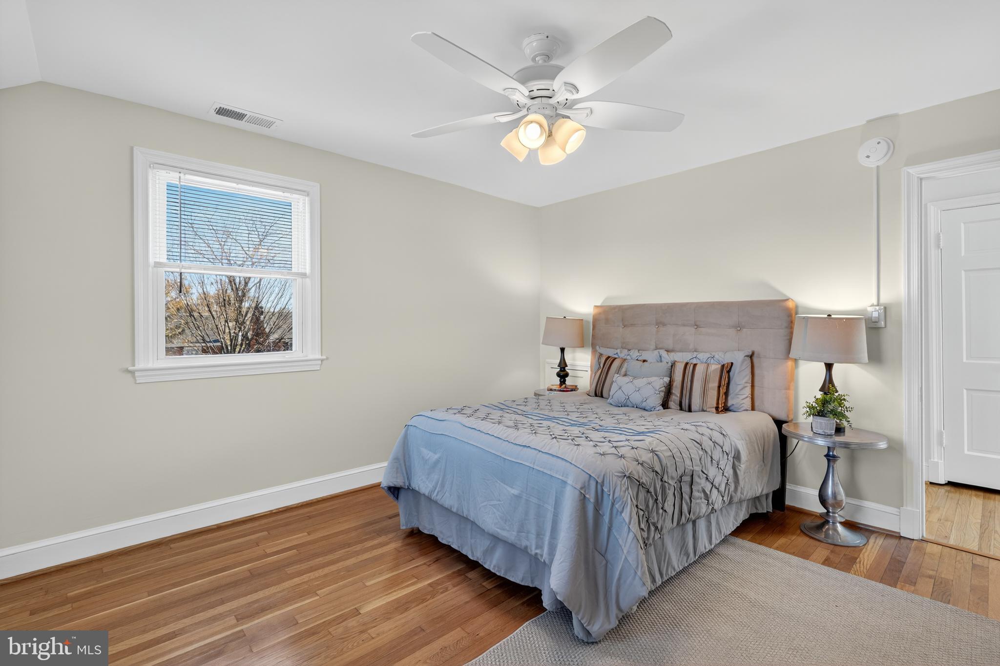 31 MCDONALD PLACE NE