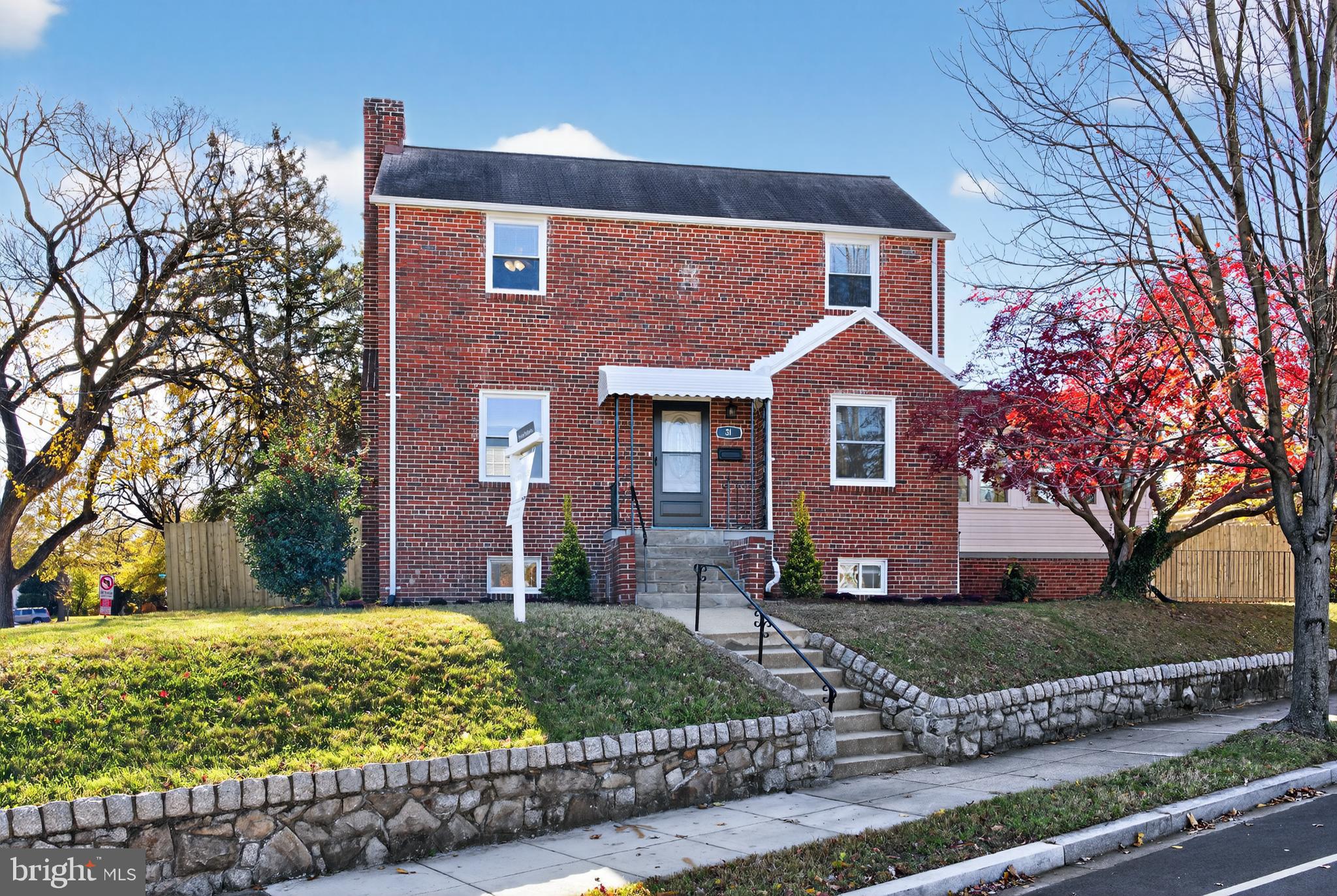 31 MCDONALD PLACE NE