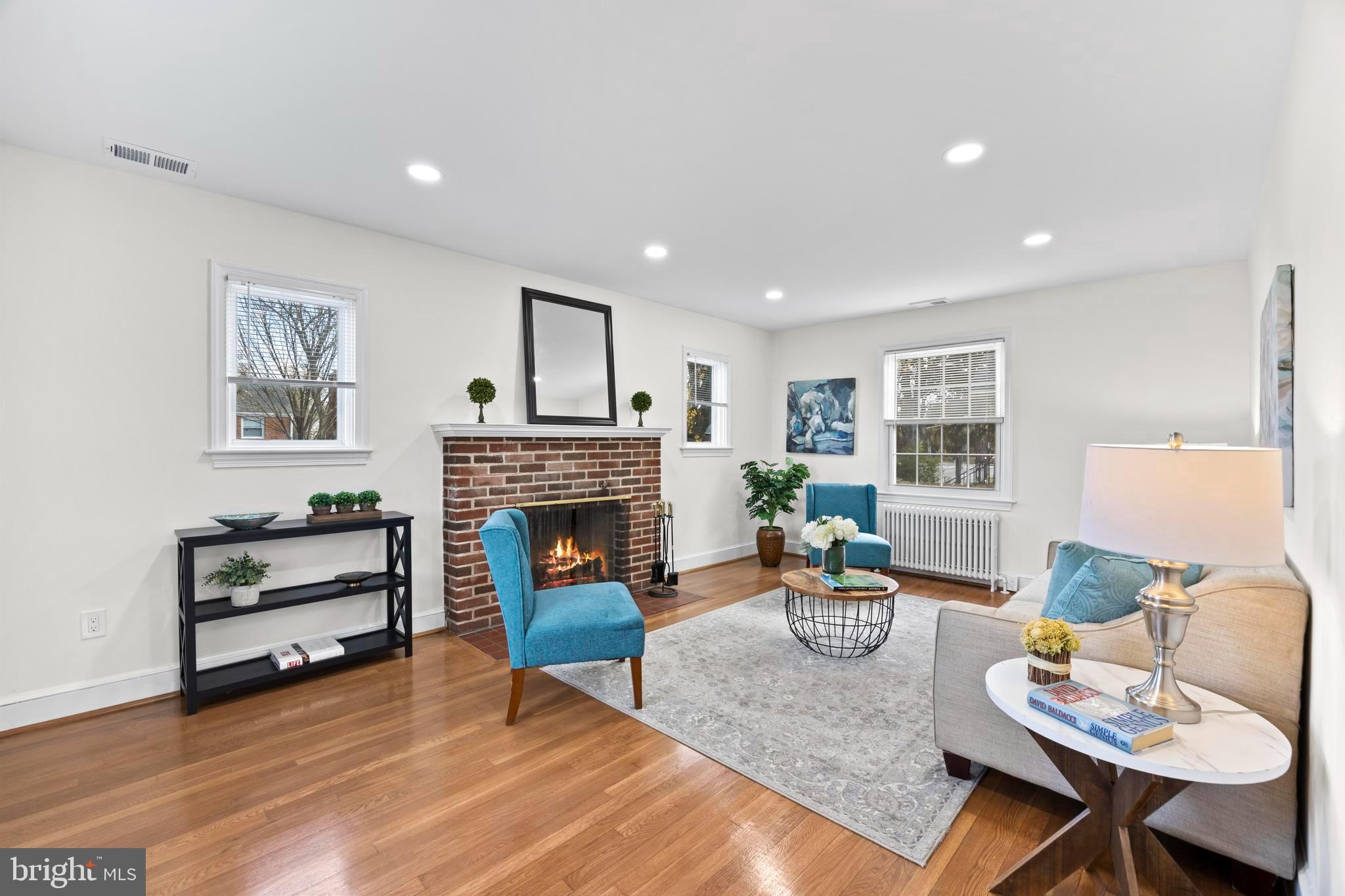 31 MCDONALD PLACE NE