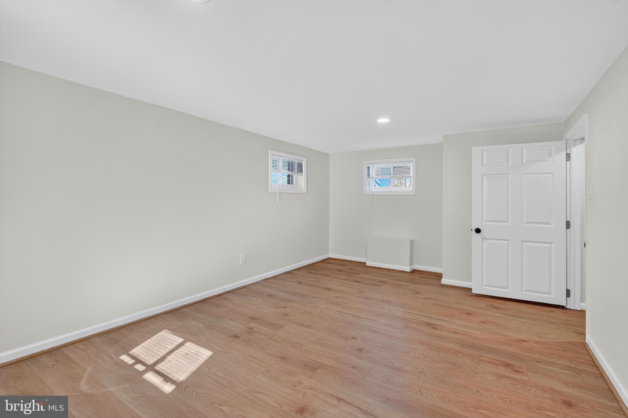 31 MCDONALD PLACE NE