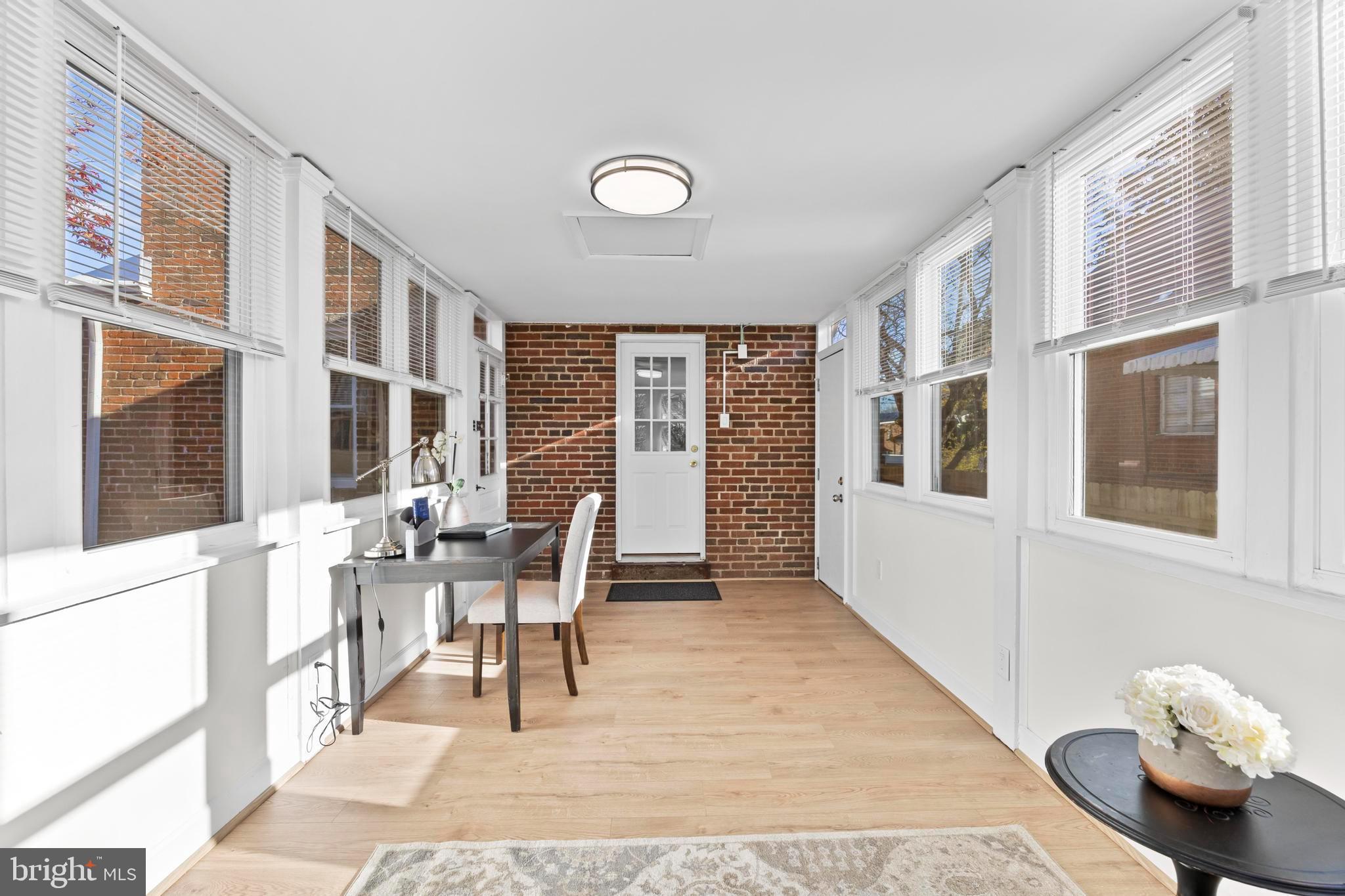 31 MCDONALD PLACE NE