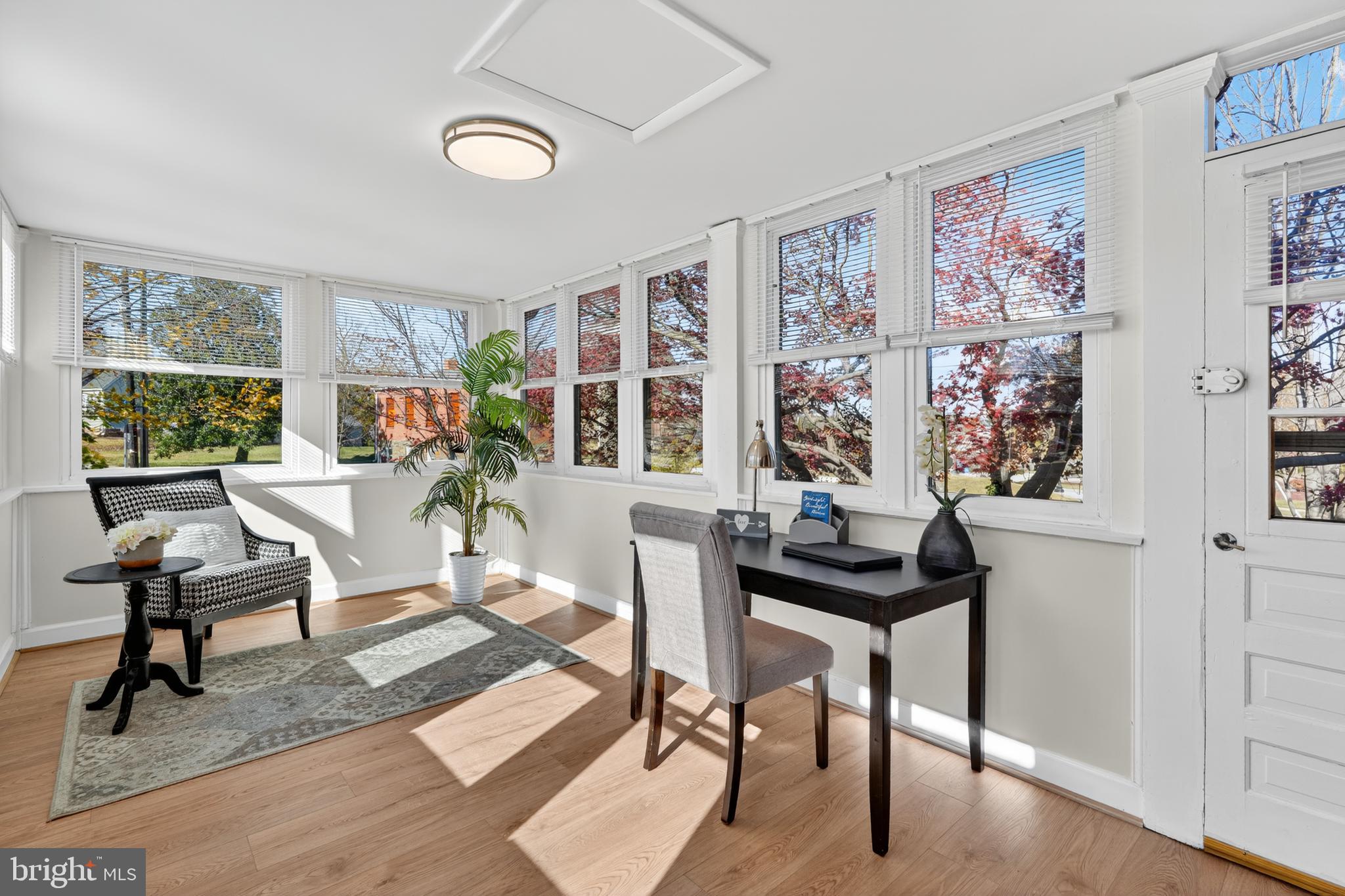 31 MCDONALD PLACE NE