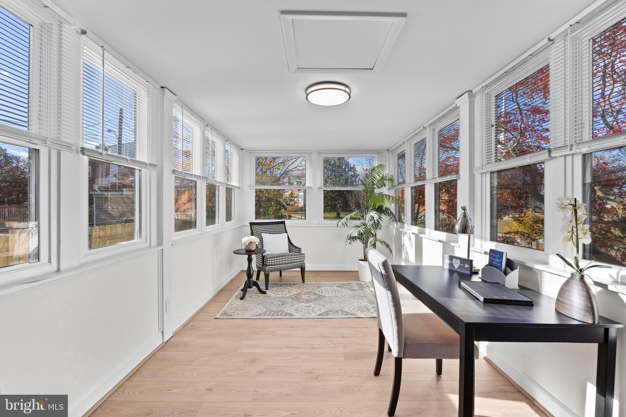 31 MCDONALD PLACE NE