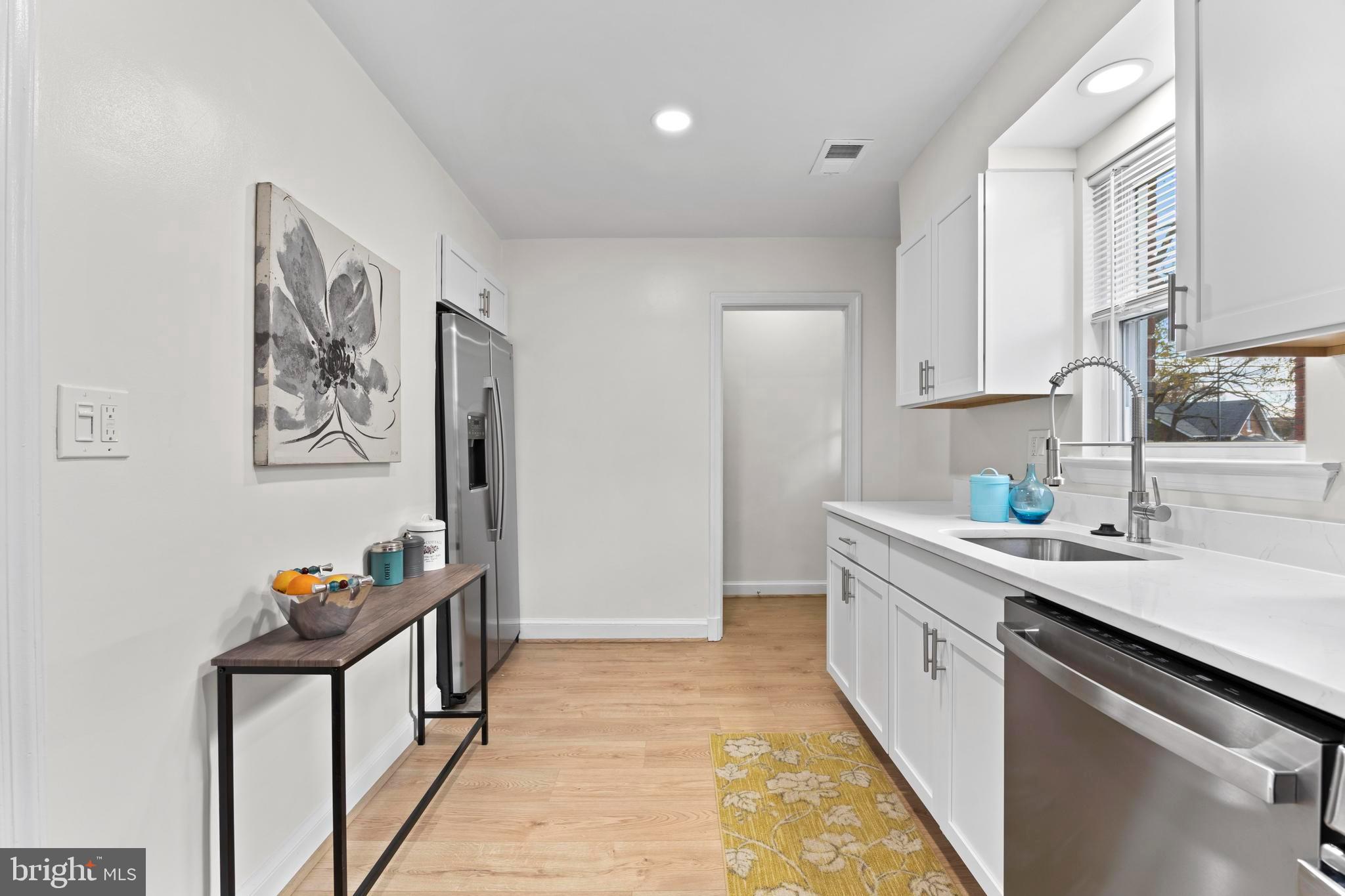 31 MCDONALD PLACE NE