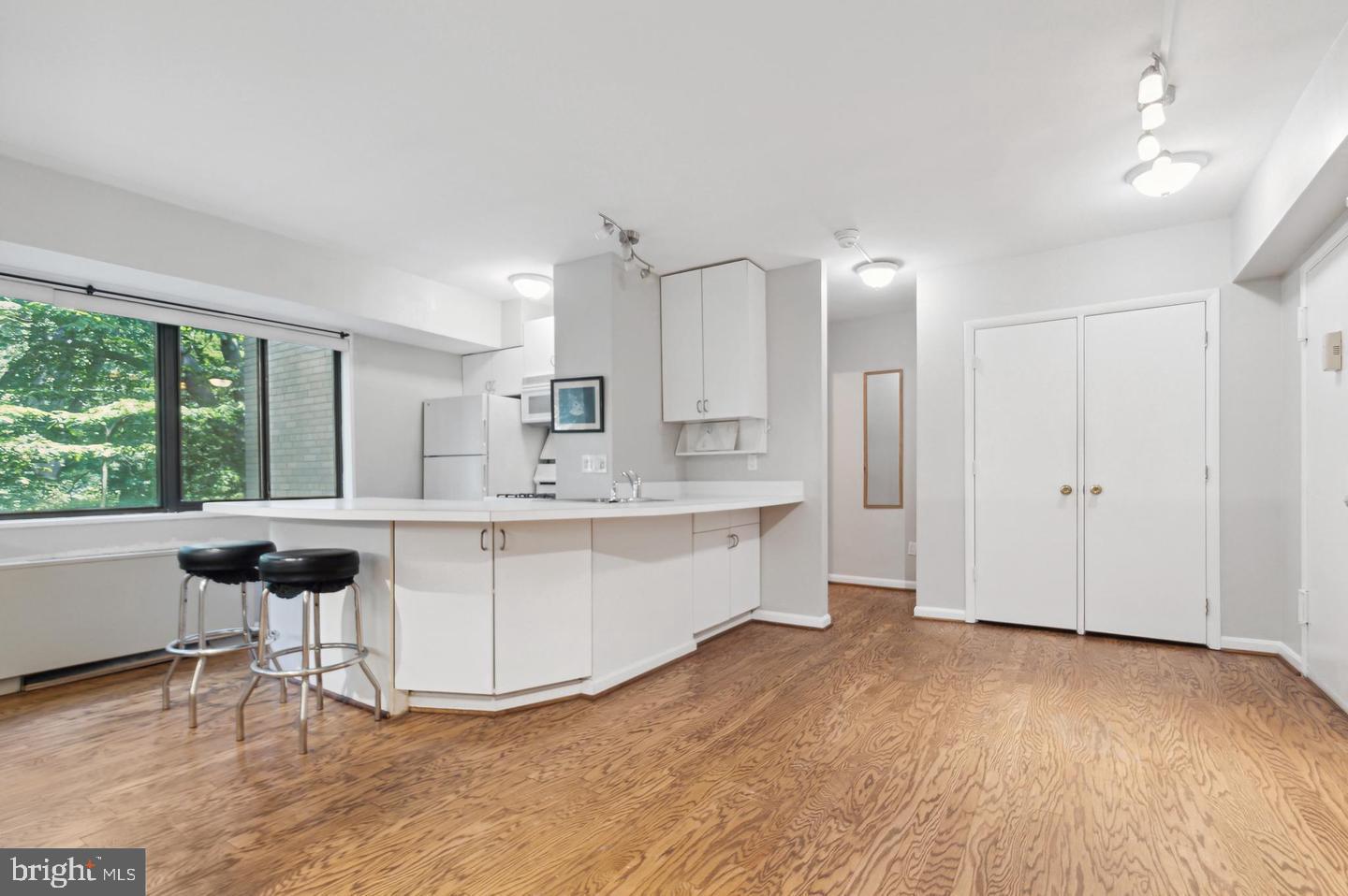 3701 CONNECTICUT AVE NW #206