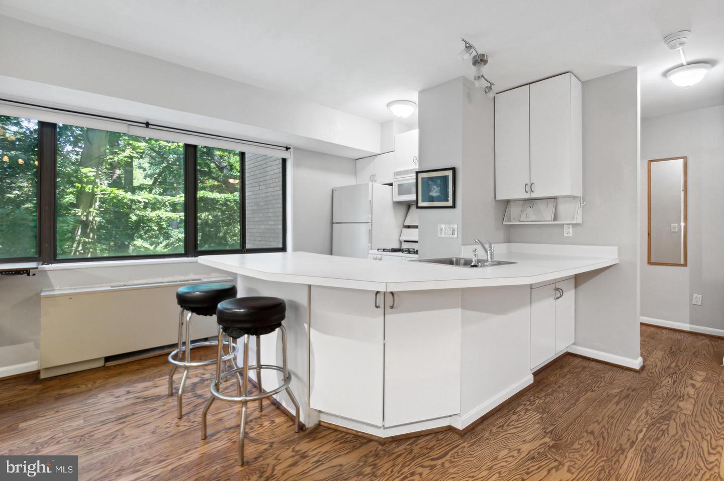 3701 CONNECTICUT AVE NW #206