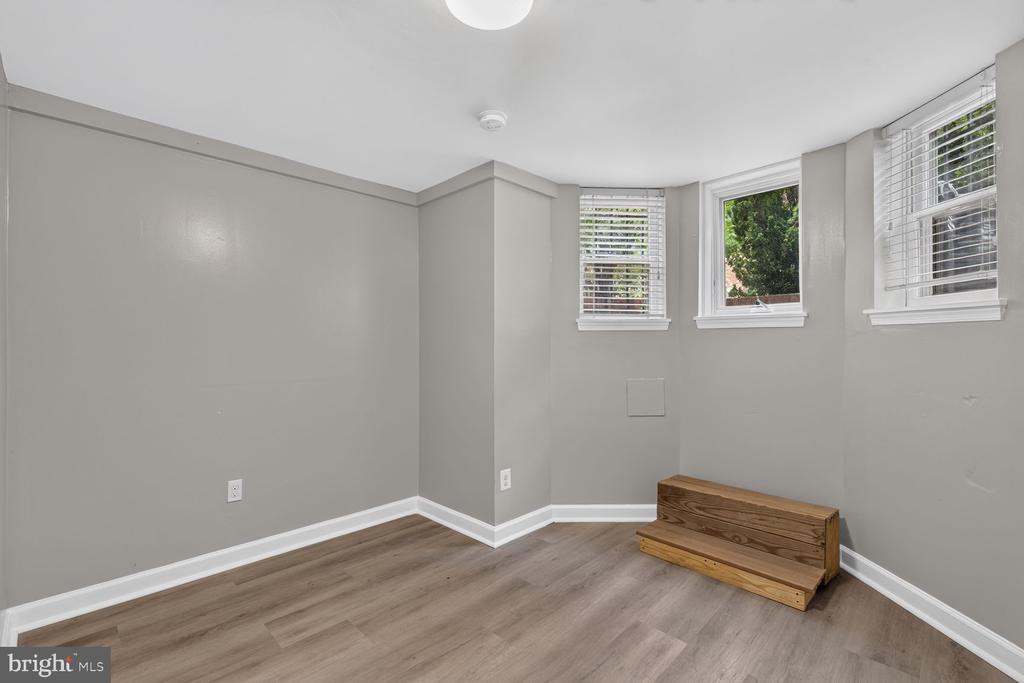 451 M STREET NW Unit: B