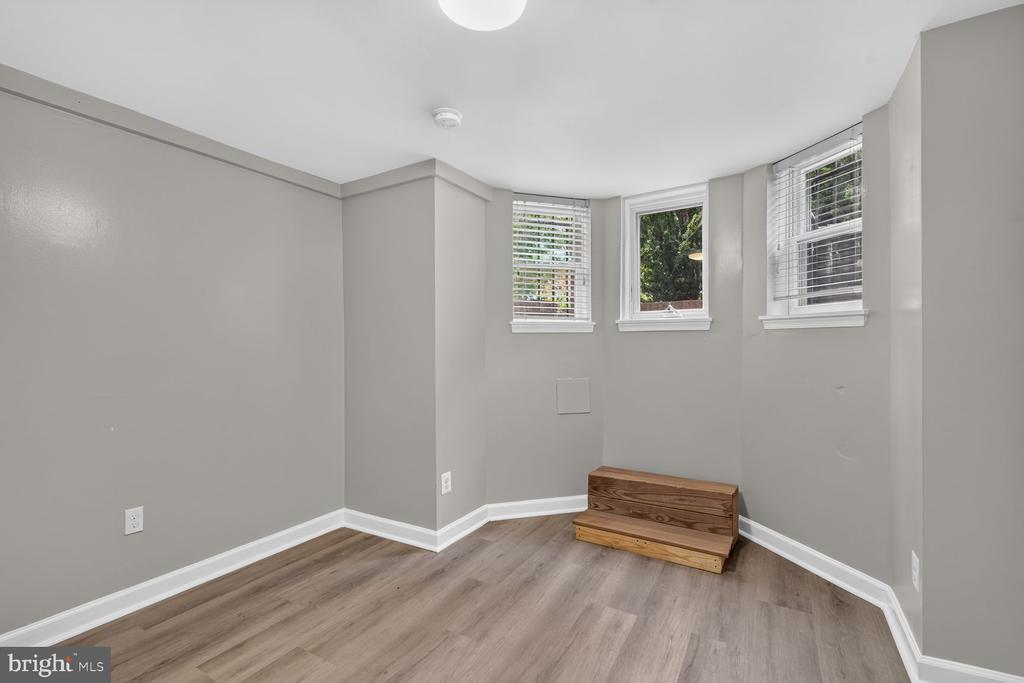 451 M STREET NW Unit: B