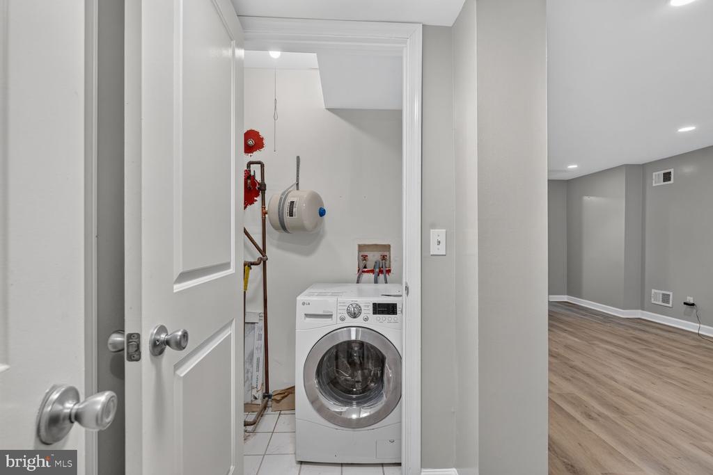 451 M STREET NW Unit: B