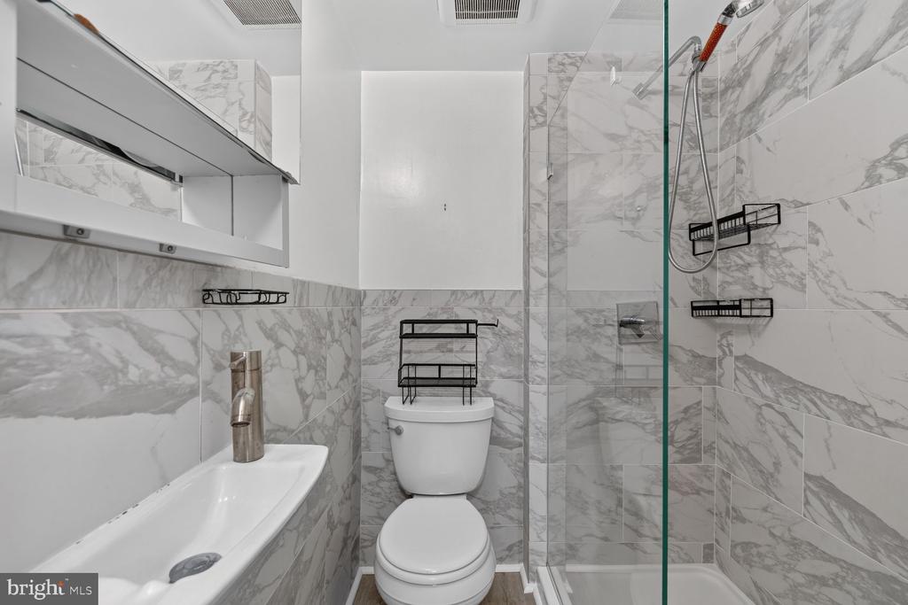 451 M STREET NW Unit: B