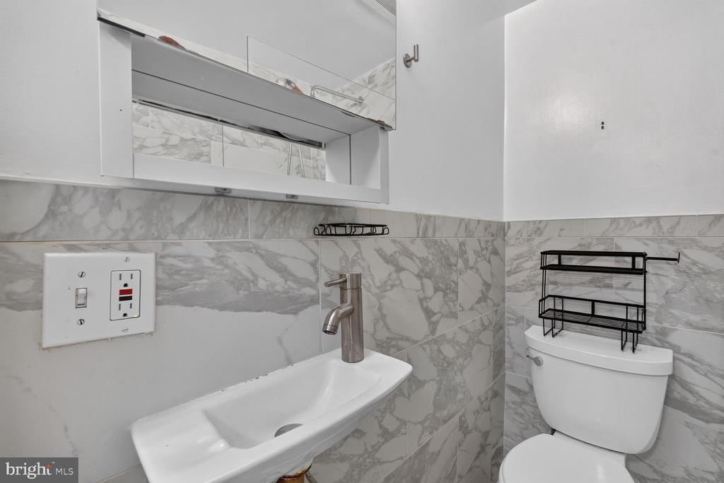 451 M STREET NW Unit: B
