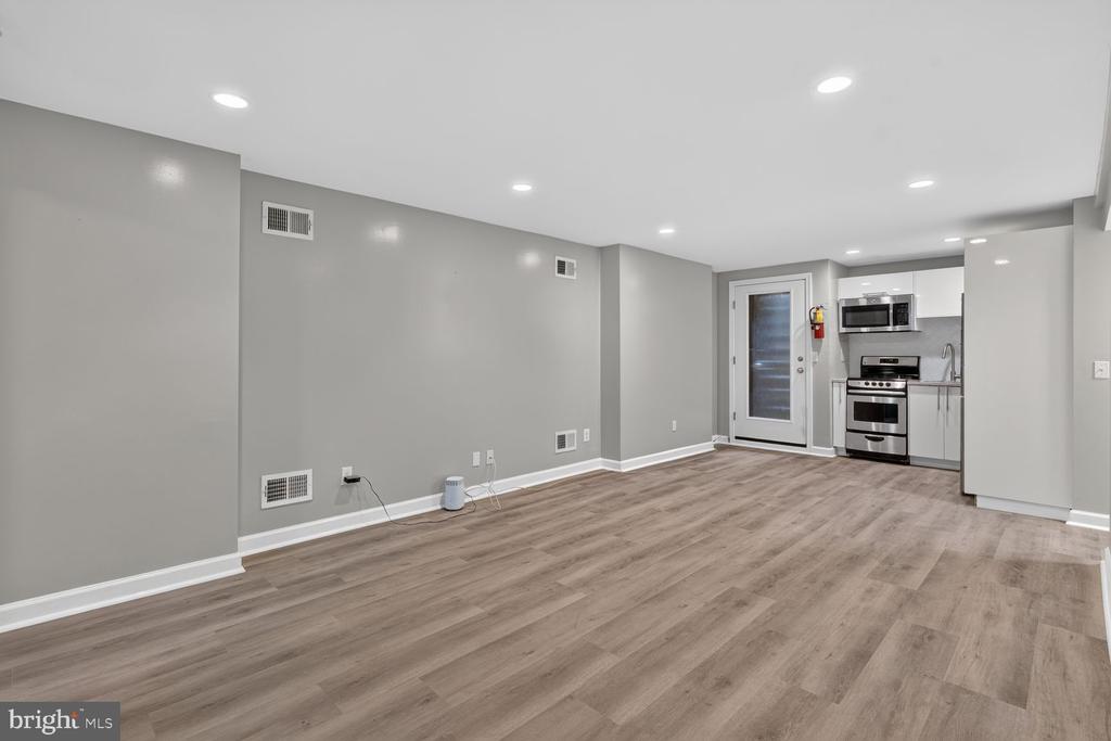 451 M STREET NW Unit: B