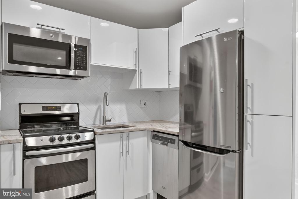 451 M STREET NW Unit: B