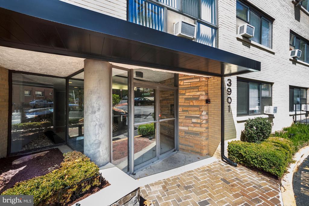 3901 TUNLAW ROAD NW Unit: 506