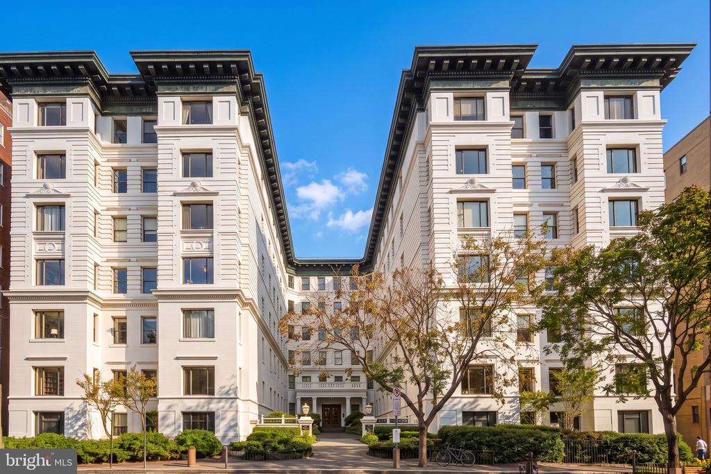2123 CALIFORNIA STREET NW Unit: A4