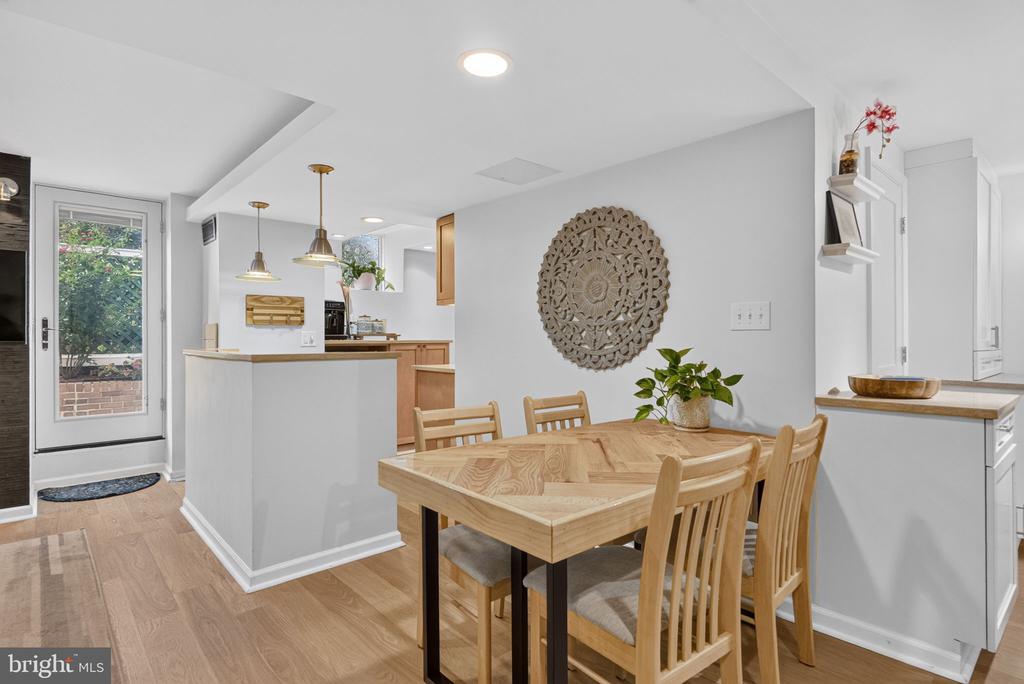 2123 CALIFORNIA STREET NW Unit: A4
