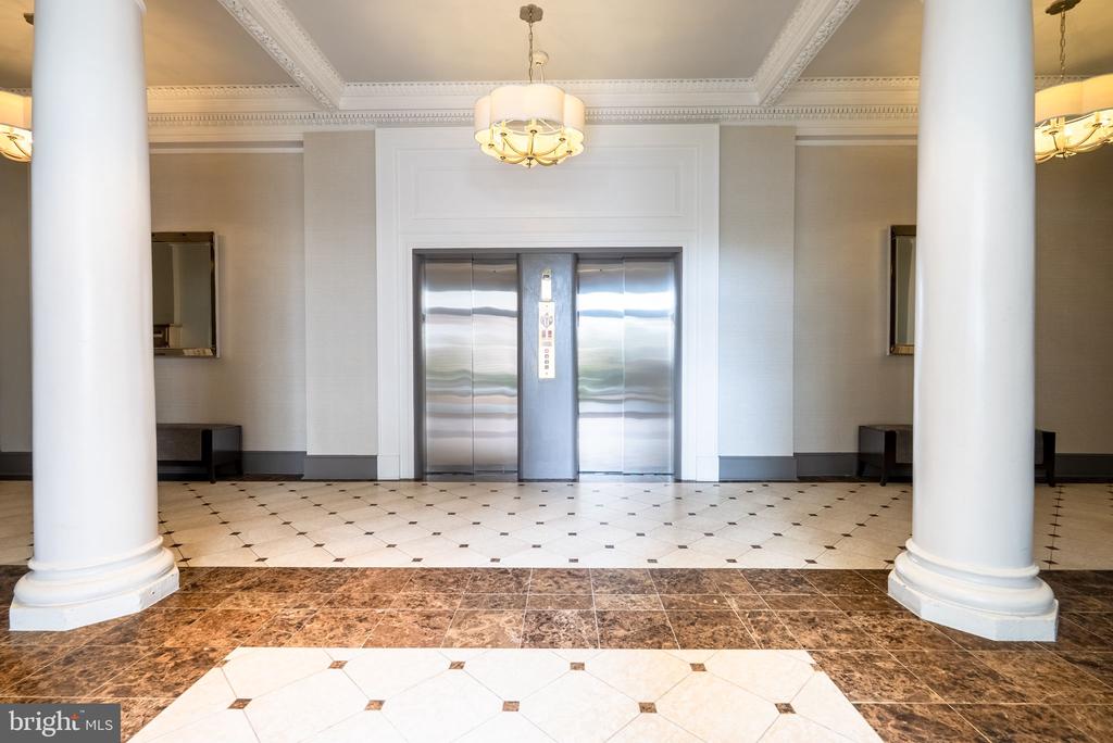 2123 CALIFORNIA STREET NW Unit: A4