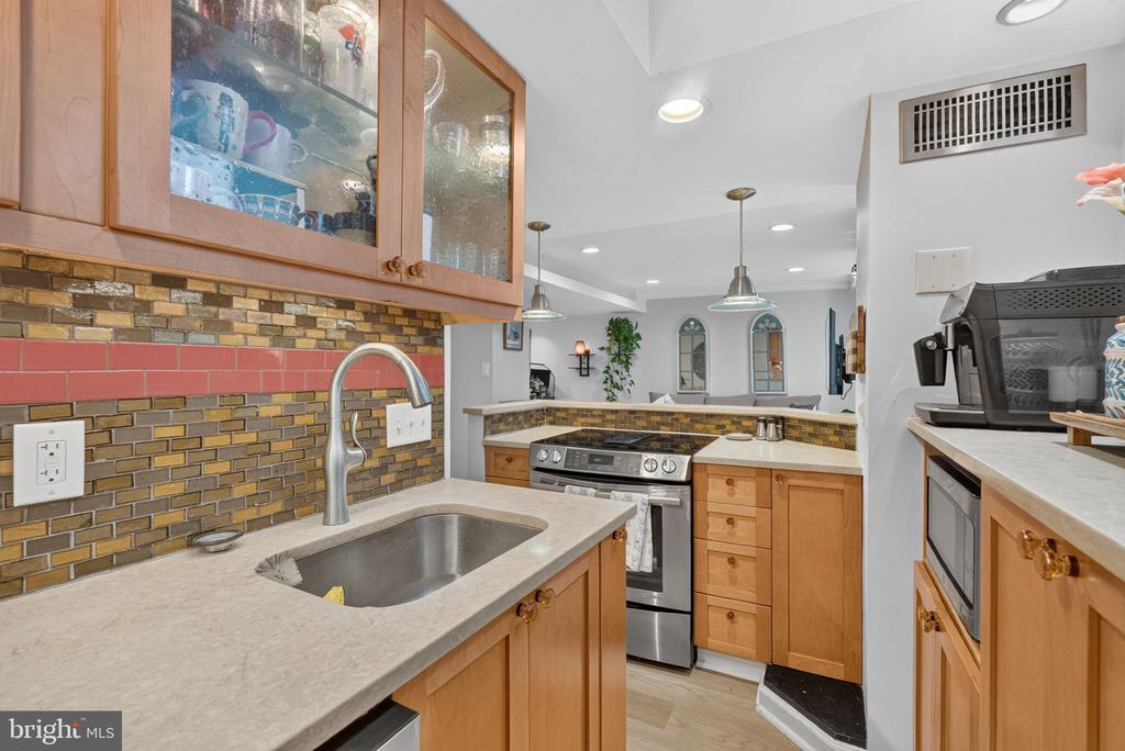 2123 CALIFORNIA STREET NW Unit: A4