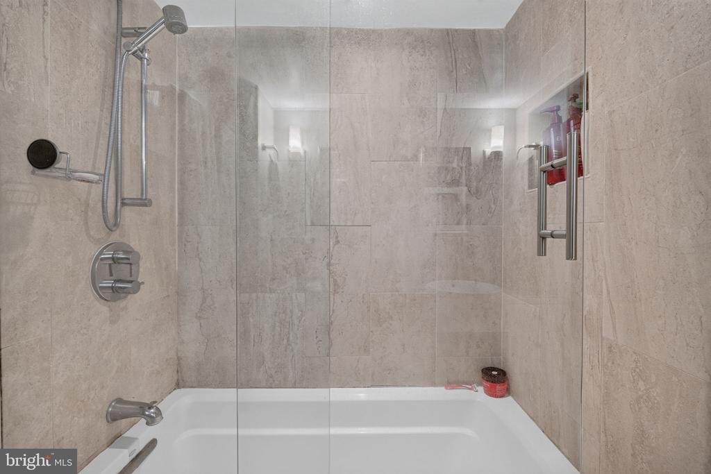 2123 CALIFORNIA STREET NW Unit: A4