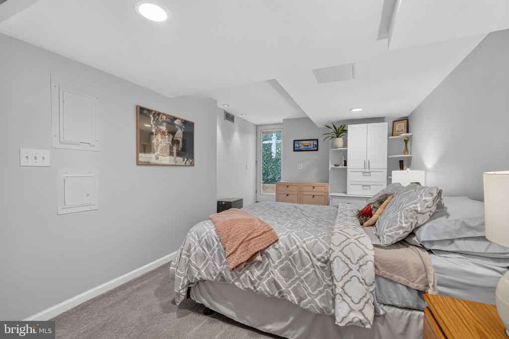 2123 CALIFORNIA STREET NW Unit: A4