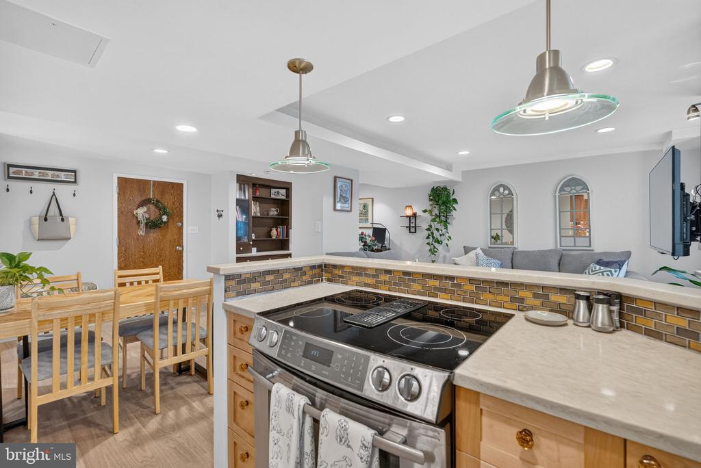 2123 CALIFORNIA STREET NW Unit: A4