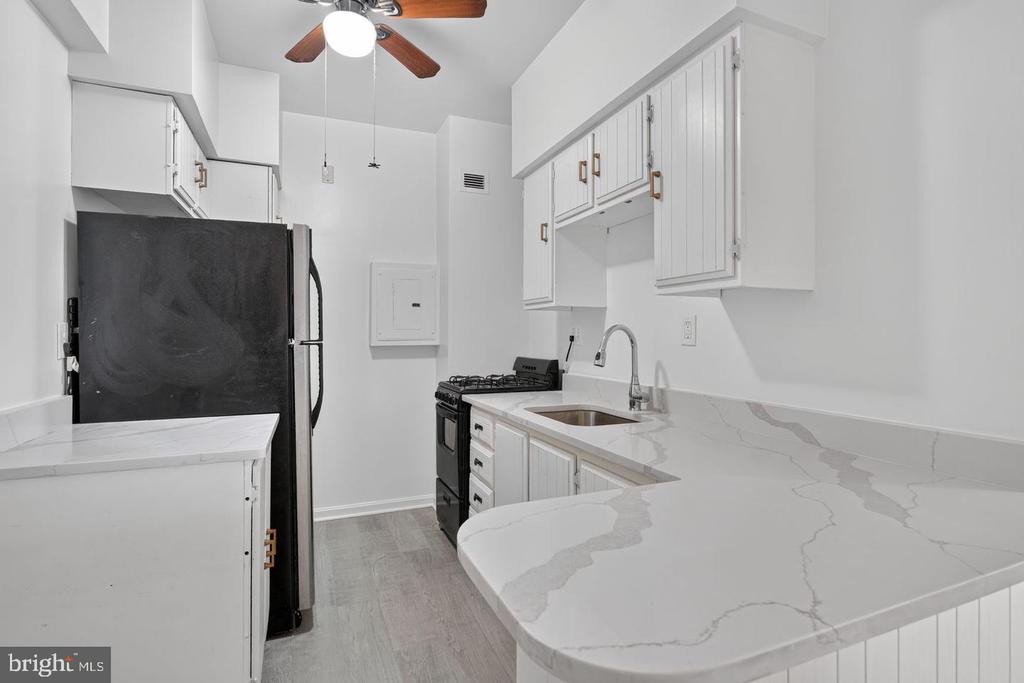 1711 MASSACHUSETTS AVENUE NW Unit: 410