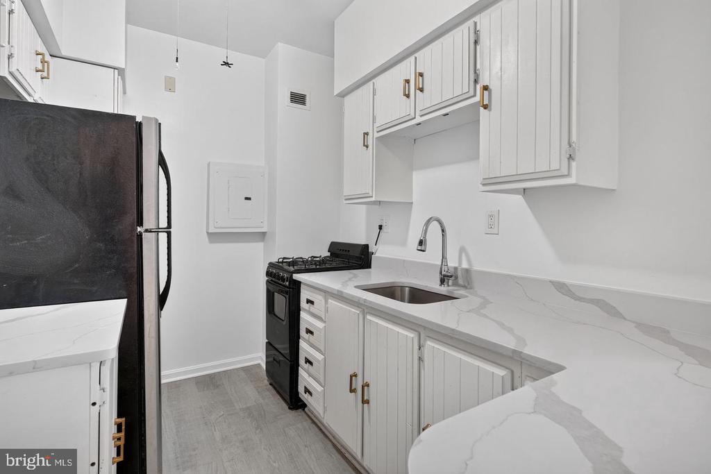 1711 MASSACHUSETTS AVENUE NW Unit: 410