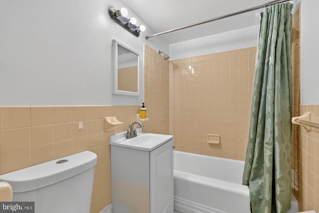 1711 MASSACHUSETTS AVENUE NW Unit: 410