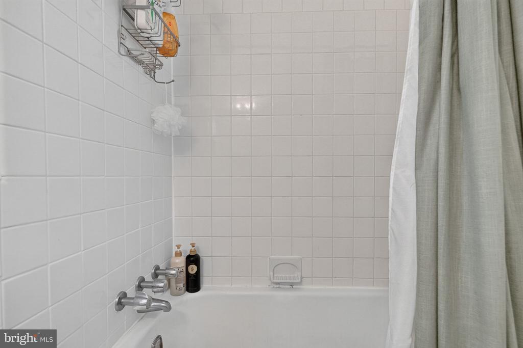 2737 DEVONSHIRE PLACE NW Unit: 127