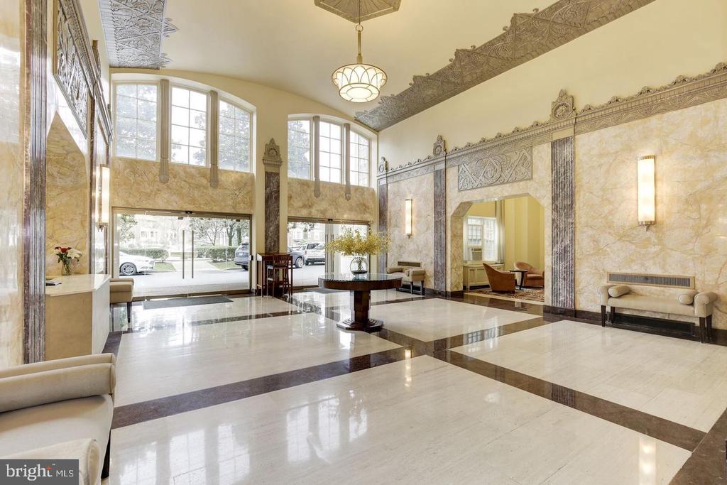 2737 DEVONSHIRE PLACE NW Unit: 127