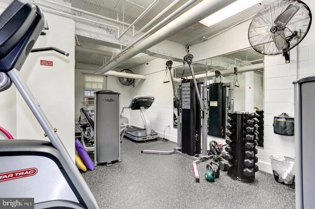 2737 DEVONSHIRE PLACE NW Unit: 127