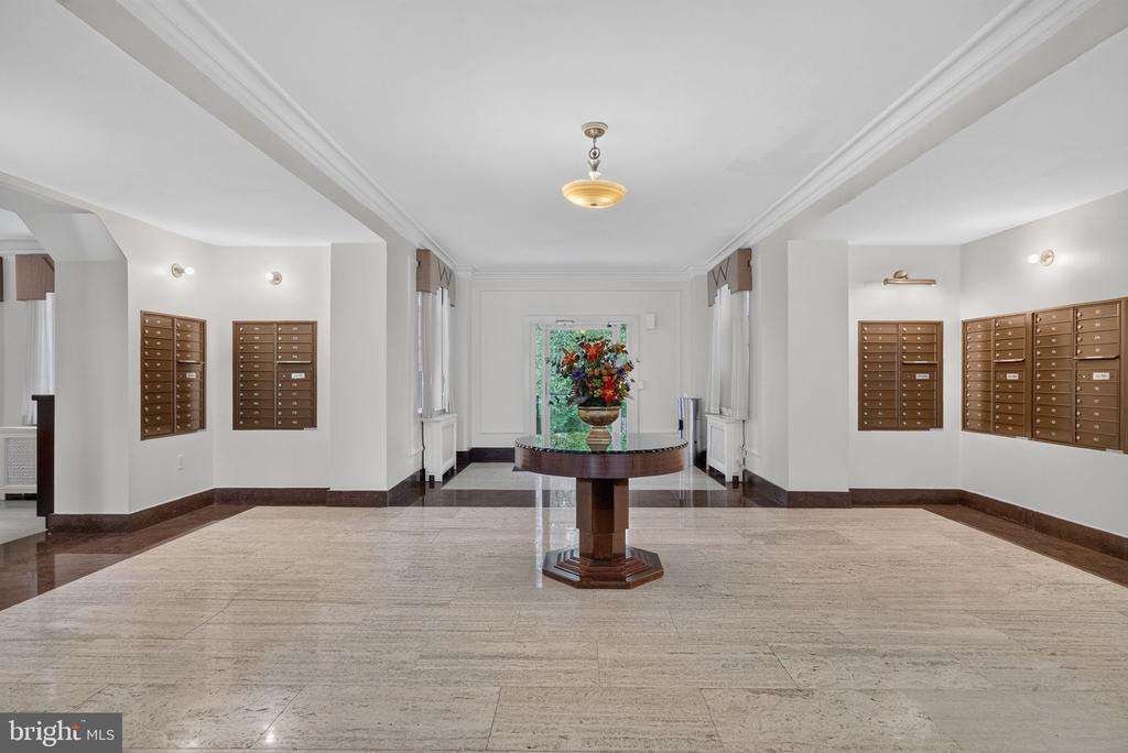 2737 DEVONSHIRE PLACE NW Unit: 127